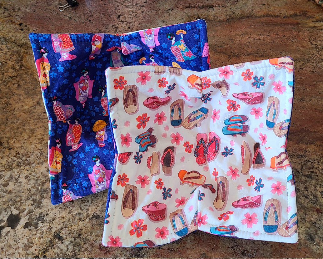 Set of 2 Reversible Microwave Bowl Holders - Japanese Dancer