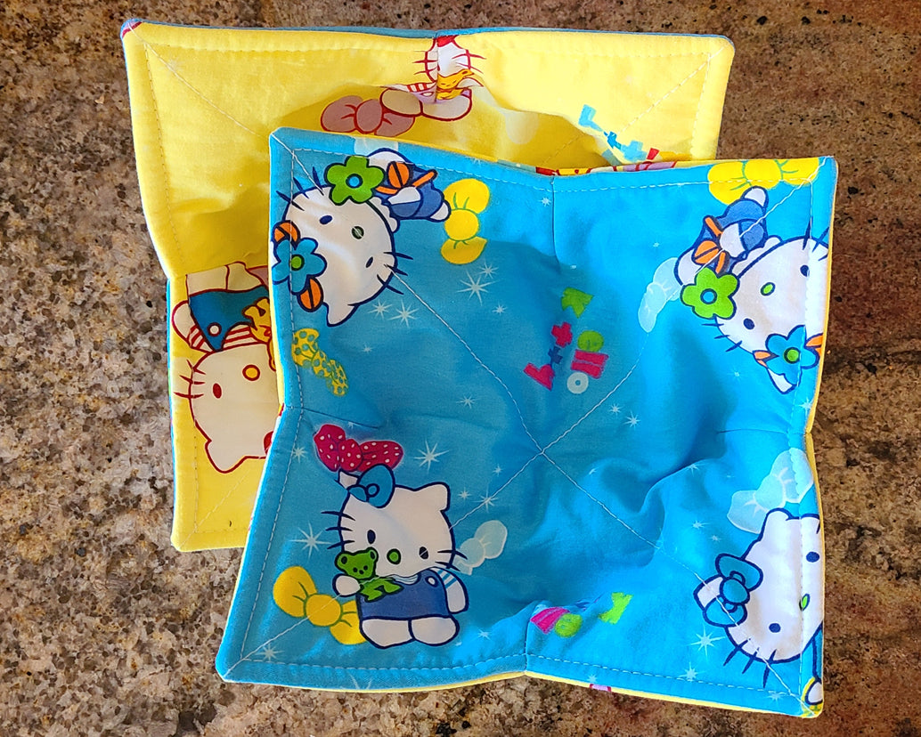Set of 2 Reversible Microwave Bowl Holders - Hello Kitty